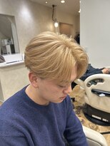 ヘアアンドフェイス ルースト(hair&face ROOST)&nbsp;透明感ブロンドで魅せるセンターパート