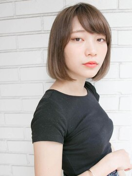 ルティア(Lutia) ハイライト アッシュカラー 似合わせカット