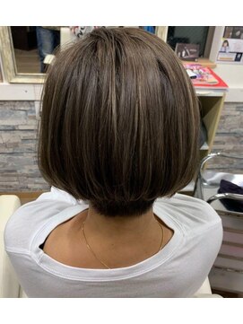 ティーアイランド(t-island) 前下がりショートボブ