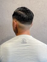 フジヤマバーバーショップ アジト(FUJIYAMA BARBER SHOP ajito)&nbsp;バーバーフェード七三ニュアンスマッシュ【田中美旺】b911