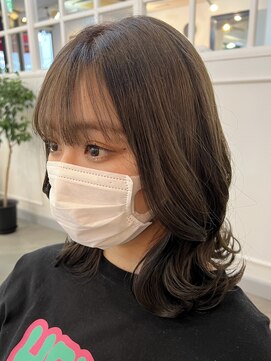 グラマシー アレックス(Gramercy alex) カーキベージュ×今っぽ韓国風ミディ/アッシュオリーブ20代30代