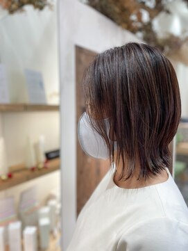 リミックス 南国店(remix) ヴァイオレットカラーハイライトくびれボブ