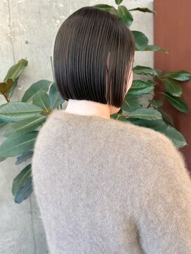 ノエ(noe) タイトボブ×オリーブグレージュ