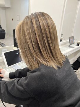 白髪ぼかし/バレイヤージュ/ハイライト/ケアブリーチ/20代/30代