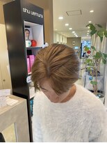 スーリール 室見店(Sourire)&nbsp;センターパート　ベージュカラー