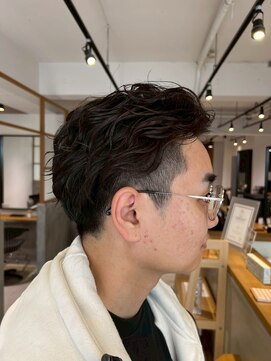 アカラ(acala) メンズウェーブパーマ【20代30代40代/メンズパーマ/髪質改善】