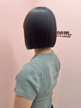 ルーム シンサイバシ(room shinsaibashi) 人気の切りっぱなしボブ