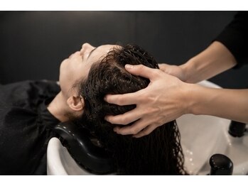 ブンクヘア(BUNQ hair)の写真/日々頑張るあなたへ。自慢のリフトアップスパと丁寧なケアで、心も髪も整う贅沢な時間◎