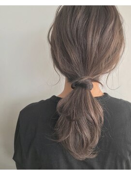 シキ 渋谷(siki) 【siki】ゆるシンプルポニーテール【mari】