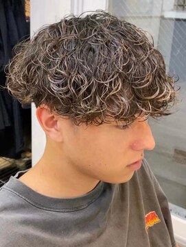 ウェイビーエフティフィフス 横浜西口(WAVEY ft.fifth) 波巻きスパイラルツイストスパイラルパーママッシュメンズヘア