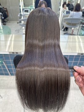 ロンドルーチェ 心斎橋(Lond luce) ダークアッシュ/ミディアムレイヤーカット［髪質改善/縮毛矯正］