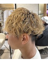 ヴァネッサ VANESSA&nbsp;【明石】ツイストスパイラルパーママッシュツーブロックフェード