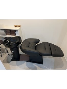 【カット＋癒しヘッドスパ】丁寧なヘッドスパで頭皮・髪を癒して、リラックスできるひと時をご提供します♪