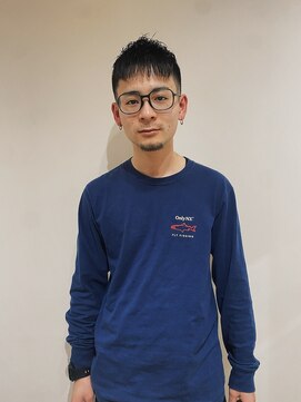 ハイセンス(HISENSE) 個性的な刈り上げカット　【GIA】