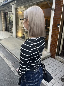 ロチカバイドールヘアー 心斎橋(Rotika by Doll hair) ハイトーンシルバー×bob