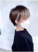透明感！ホワイトフェイスフレーミングx耳かけショートヘア