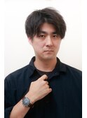 ビジネスマンでもOK　くせ毛風パーマスタイル。