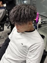 イーラ(era)&nbsp;ツイストスパイラルパーマメッシュマッシュ刈り上げ眉毛