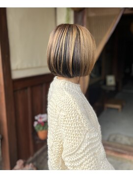 ムク(MUKU) ハイライト＋ナチュラル＋大人ボブ