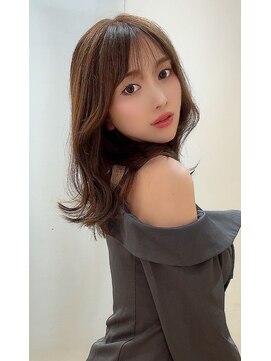 エミュ 新宿(emu) 大人可愛いくびれレイヤーミディアム