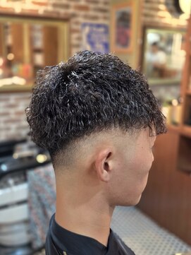 アンドザバダス(&THE BADASS) ツーブロック×ツイスト