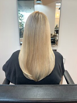 バロックトーキョー(BAROQUE TOKYO) 外国人風ハイライト/バレイヤージュカラー【表参道原宿美容室】