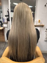 グロウアップバイトゥエンティーフォー 稲葉(glow up by24) 透明感ベージュの艶ロングストレート