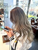 バイブアンドアネックス(VIBE & ANNEX)&nbsp;ハイトーン/デザイン/ホワイトベージュ/横浜/石川町/元町