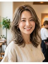 ヘアーズ ラスタ(Hair's RASTA)&nbsp;大人女性の抜け感レイヤーミディ×透明感ハイライトグレージュ