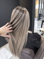 リオリス ヘア サロン(Rioris hair salon)&nbsp;ハイトーンベージュ×艶髪ロング