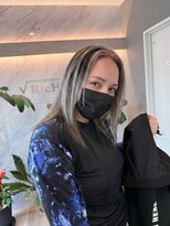 リシェイルノイ(RICHAIR.NEU)&nbsp;縮毛矯正毛にグレーバレイヤージュ