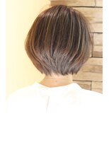 レウナ 外苑前(Reuna)&nbsp;30代40代に人気シルエットが綺麗に見えるショートボブ
