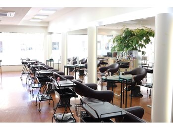 KAZU HAIR&MAKE【カズヘアアンドメイク】