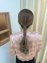 ソノ(sono)&nbsp;タイトポニー ローポニー タイトアレンジ 編みおろし 参列ヘア