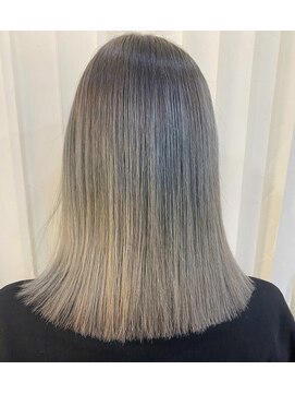 ヘアーメイクフィールヒルズ(FEEL HILLS) ホワイトベージュ