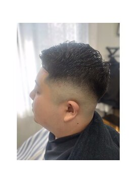 ユウスミ スキンフェード＋アイロンパーマ