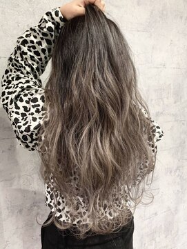 ディーバ 錦糸町(D.I.E.V.A) 10代20代30代艶髪ロングレイヤーカット透明感アッシュグレージュ