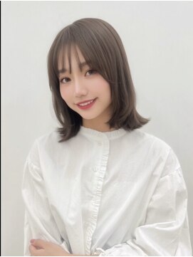 ユーフォリア 青山(Euphoria) シースルーバングくびれ丸みヘア大人可愛い大人美人前 髪艶感