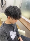 波巻きツイストスパイラルパーマツーブロック刈り上げ