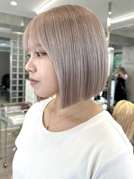 サンクプロジェクト(cinq PROJECT) ボブヘア顔周りレイヤーミルクティーベージュグレージュカラー