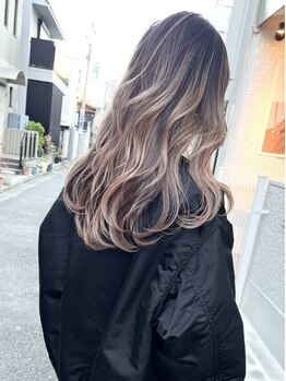 ヨッカ(YOCCA)の写真/ナチュラルな外国人風カラーがオシャレにキマる♪柔らかな色味のWカラーやハイライト、バレイヤージュが◎