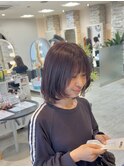 ラベンダーブラウンとハッシュカットボブ