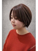 テラ(terra)&nbsp;20代30代40代　ふんわり丸みショートxツヤ色ブラウン
