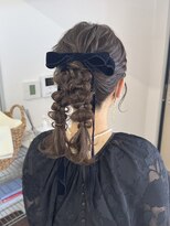 オウン(AUN) 編みおろしツインポニー