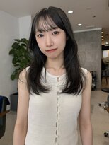 イル(ill)&nbsp;オリーブカラー　レイヤーカット　顔回りカット　ロング　大須