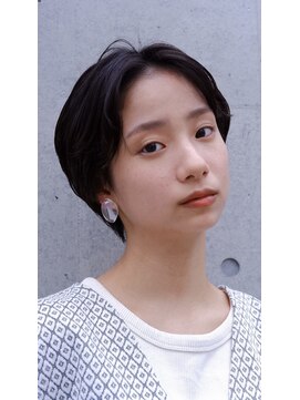 ラウレア(LAULEA) ナチュラル前髪パーマ×ハンサムショート/10代20代30代