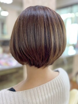 アークスヘアー べージュハイライト髪質改善カラー内巻きショートボブ小顔艶感