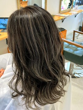 アクア(AQUA) 【髪の毛を綺麗にしていく美容室　AQUA】脱白髪染めハイライト