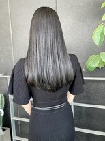 イズミ(Izumi)&nbsp;黒髪で髪質改善