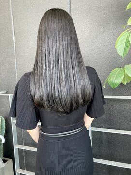 イズミ(Izumi) 黒髪で髪質改善